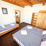 Πανσιόν Zvonicka 3*