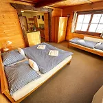 Casa de hóspedes Zvonicka 3*